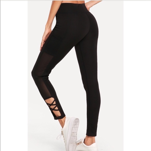Boutique Pants - 🆕Black Mesh Leggings